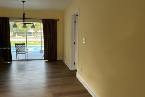 Villa ou maison à louer à Plantation, Floride: 3 chambres, 170.57 m2 № 1975861 - photo 7