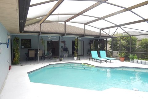 House in Kissimmee, Florida 4 bedrooms, 169.73 sq.m. № 2206221 - photo 21
