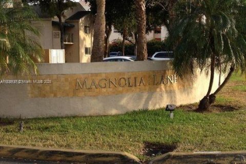 Commercial property in Hialeah Gardens, Florida 89.19 sq.m. № 2035212 - photo 5