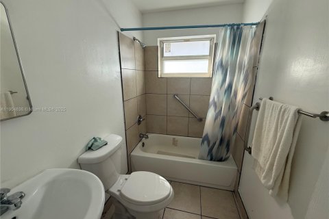 Casa en alquiler en North Miami, Florida, 1 dormitorio, 37.16 m2 № 2019504 - foto 5