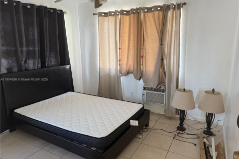 Casa en alquiler en North Miami, Florida, 1 dormitorio, 37.16 m2 № 2019504 - foto 10