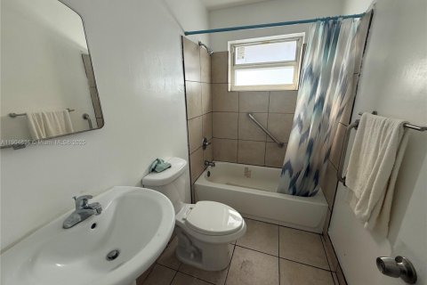 Casa en alquiler en North Miami, Florida, 1 dormitorio, 37.16 m2 № 2019504 - foto 13
