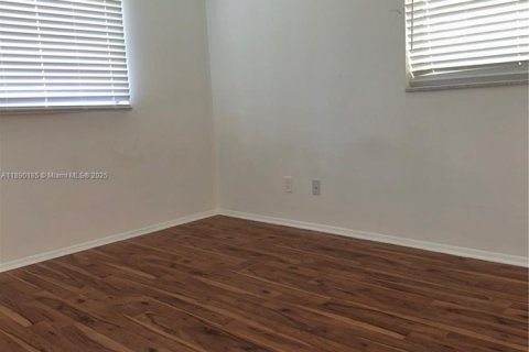 House in Port St. Lucie, Florida 3 bedrooms, 116.31 sq.m. № 1947283 - photo 17