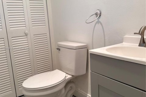 House in Port St. Lucie, Florida 3 bedrooms, 116.31 sq.m. № 1947283 - photo 16