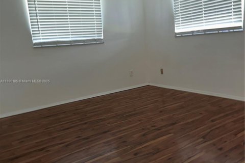 House in Port St. Lucie, Florida 3 bedrooms, 116.31 sq.m. № 1947283 - photo 13