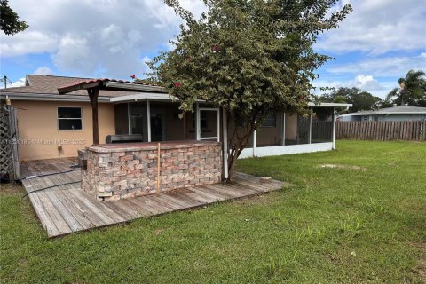 House in Port St. Lucie, Florida 3 bedrooms, 116.31 sq.m. № 1947283 - photo 28