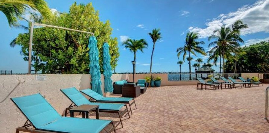 Condominio en West Palm Beach, Florida, 2 dormitorios № 1223589