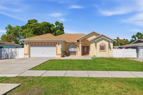 Casa en Tampa, Florida 4 dormitorios, 236.16 m2 № 2109973