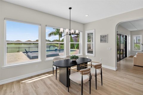 House in Wesley Chapel, Florida 5 bedrooms, 425.12 sq.m. № 1910573 - photo 29