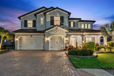 House in Wesley Chapel, Florida 5 bedrooms, 425.12 sq.m. № 1910573 - photo 2
