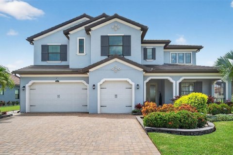 House in Wesley Chapel, Florida 5 bedrooms, 425.12 sq.m. № 1910573 - photo 5