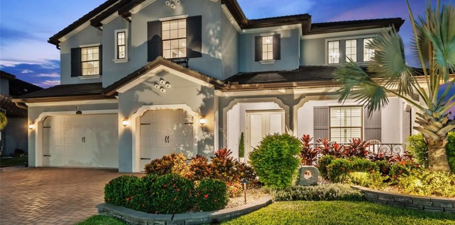 House in Wesley Chapel, Florida 5 bedrooms, 425.12 sq.m. № 1910573