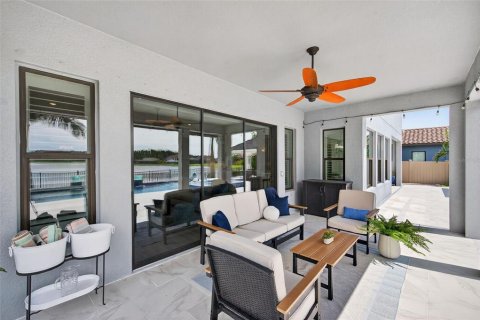 House in Wesley Chapel, Florida 5 bedrooms, 425.12 sq.m. № 1910573 - photo 13