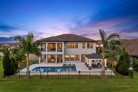 House in Wesley Chapel, Florida 5 bedrooms, 425.12 sq.m. № 1910573 - photo 4