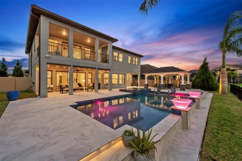 House in Wesley Chapel, Florida 5 bedrooms, 425.12 sq.m. № 1910573 - photo 3