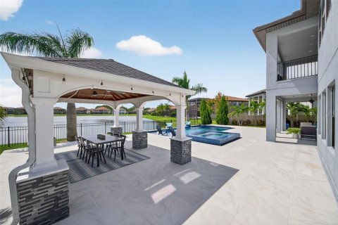 House in Wesley Chapel, Florida 5 bedrooms, 425.12 sq.m. № 1910573 - photo 8