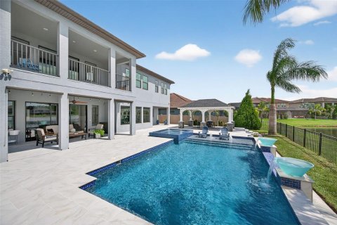 House in Wesley Chapel, Florida 5 bedrooms, 425.12 sq.m. № 1910573 - photo 12