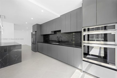 Condo in Aventura, Florida, 3 bedrooms  № 1743970 - photo 8