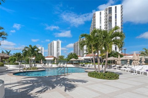 Condo in Aventura, Florida, 3 bedrooms  № 1743970 - photo 30