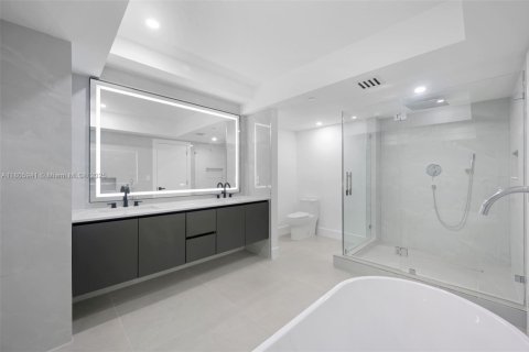 Condo in Aventura, Florida, 3 bedrooms  № 1743970 - photo 25
