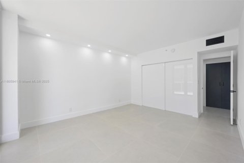 Condo in Aventura, Florida, 3 bedrooms  № 1743970 - photo 16