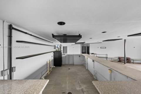 Commercial property in Wilton Manors, Florida № 1984110 - photo 20