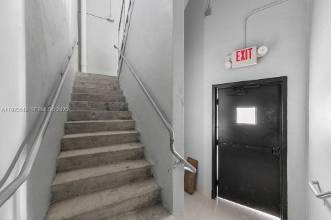 Commercial property in Wilton Manors, Florida № 1984110 - photo 29