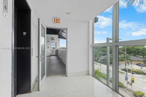 Commercial property in Wilton Manors, Florida № 1984110 - photo 19