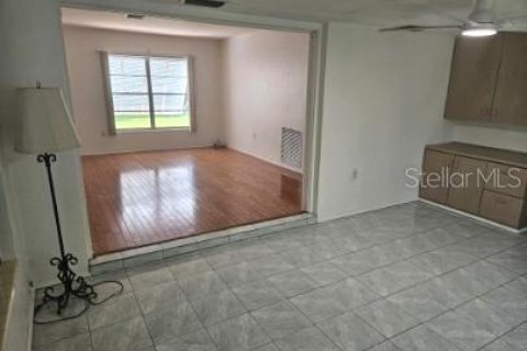 House in Saint Petersburg, Florida 2 bedrooms, 114.08 sq.m. № 1913820 - photo 9