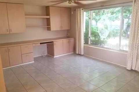 House in Saint Petersburg, Florida 2 bedrooms, 114.08 sq.m. № 1913820 - photo 6
