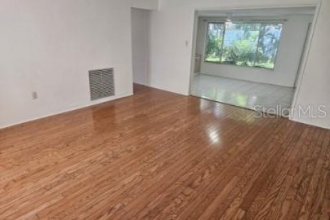 House in Saint Petersburg, Florida 2 bedrooms, 114.08 sq.m. № 1913820 - photo 8