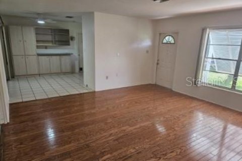 House in Saint Petersburg, Florida 2 bedrooms, 114.08 sq.m. № 1913820 - photo 11