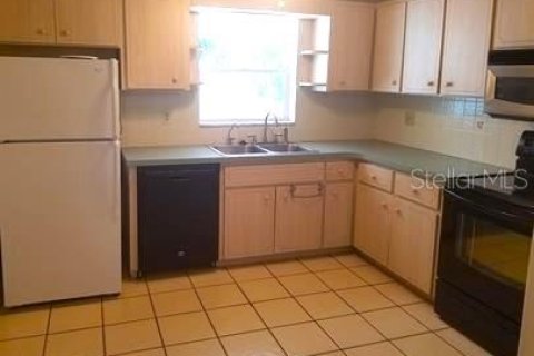 House in Saint Petersburg, Florida 2 bedrooms, 114.08 sq.m. № 1913820 - photo 12