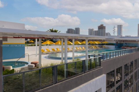 Apartamento en alquiler en Miami, Florida, 1 dormitorio, 64.1 m2 № 2169246 - foto 4