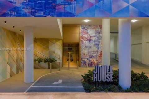 Apartamento en alquiler en Miami, Florida, 1 dormitorio, 64.1 m2 № 2169246 - foto 5