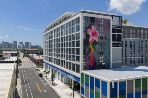 Apartamento en alquiler en Miami, Florida, 1 dormitorio, 64.1 m2 № 2169246 - foto 3
