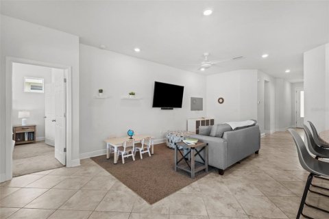 House in Odessa, Florida 3 bedrooms, 153.2 sq.m. № 1906687 - photo 7