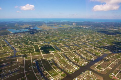Terreno en venta en Port Charlotte, Florida № 2099393 - foto 21