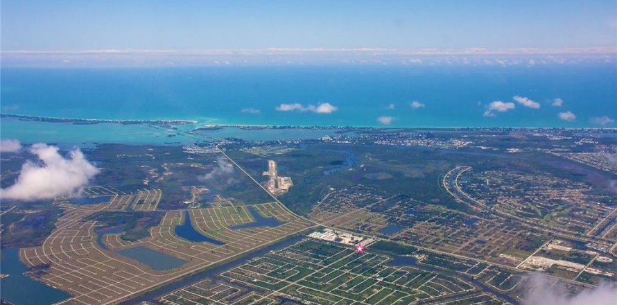 Terreno en Port Charlotte, Florida № 2099393