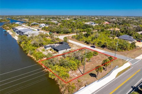 Terreno en venta en Port Charlotte, Florida № 2099393 - foto 2