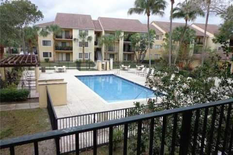 Condo in Coral Springs, Florida, 2 bedrooms  № 1139293 - photo 1