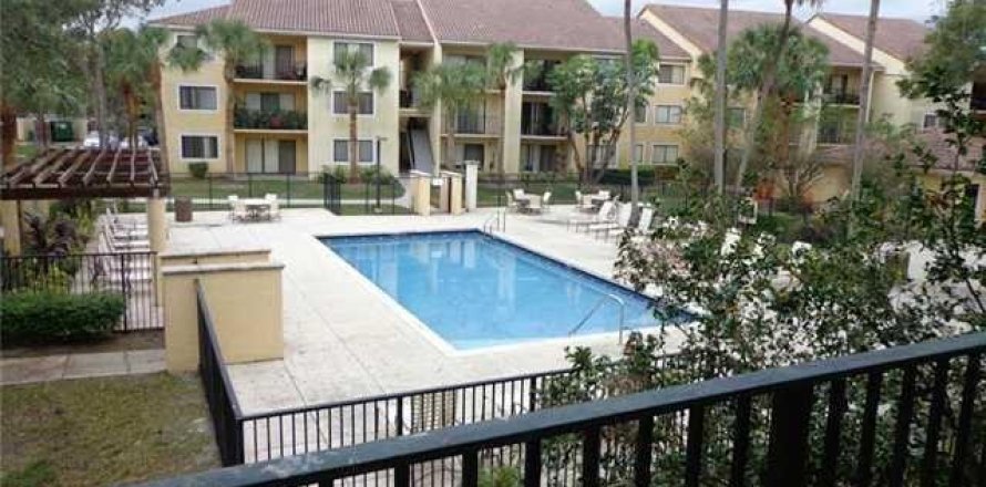 Condo in Coral Springs, Florida, 2 bedrooms № 1139293