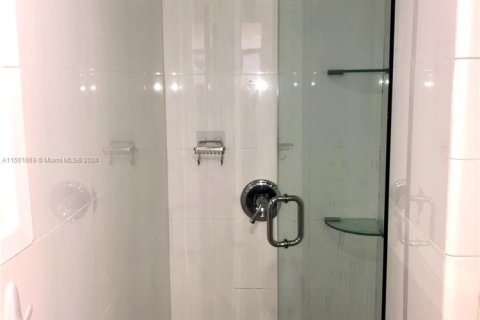 Купить таунхаус в Майами, Флорида 3 спальни, 115.94м2, № 1696830 - фото 9