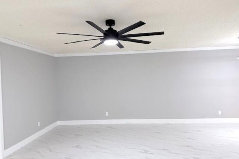 Condo in St. Lucie, Florida, 2 bedrooms № 2146663 - photo 4