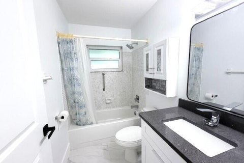 Condo in St. Lucie, Florida, 2 bedrooms № 2146663 - photo 14