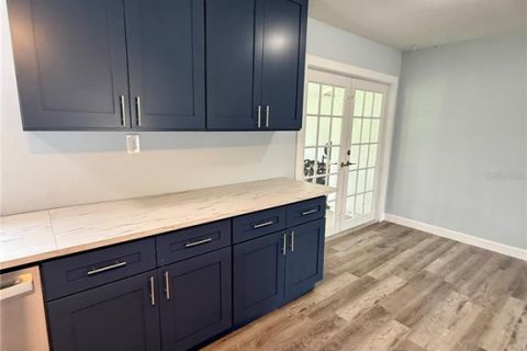 Villa ou maison à vendre à North Port, Floride: 3 chambres, 122.63 m2 № 1907776 - photo 6