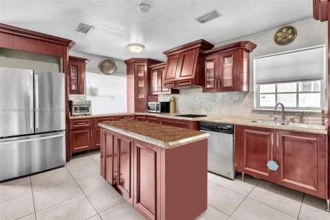 Villa ou maison à vendre à Miami, Floride: 3 chambres, 118.54 m2 № 1730408 - photo 1