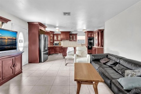 Villa ou maison à vendre à Miami, Floride: 3 chambres, 118.54 m2 № 1730408 - photo 21