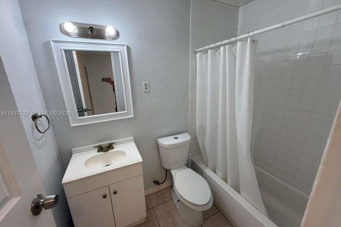 Снять в аренду кондоминиум в Норт-Майами-Бич, Флорида 1 спальня, 60.67м2, № 1995102 - фото 12