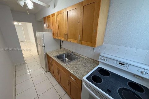 Снять в аренду кондоминиум в Норт-Майами-Бич, Флорида 1 спальня, 60.67м2, № 1995102 - фото 8